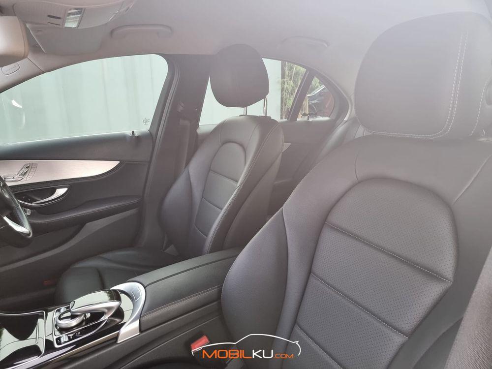 Mobil Mercedes-Benz C-Class 2015