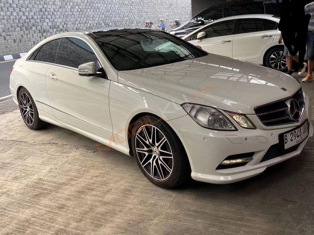Mobil Mercedes-Benz E-Class 2012