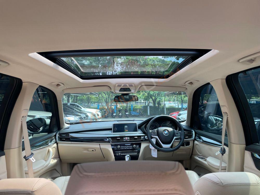 Mobil BMW X5 2015