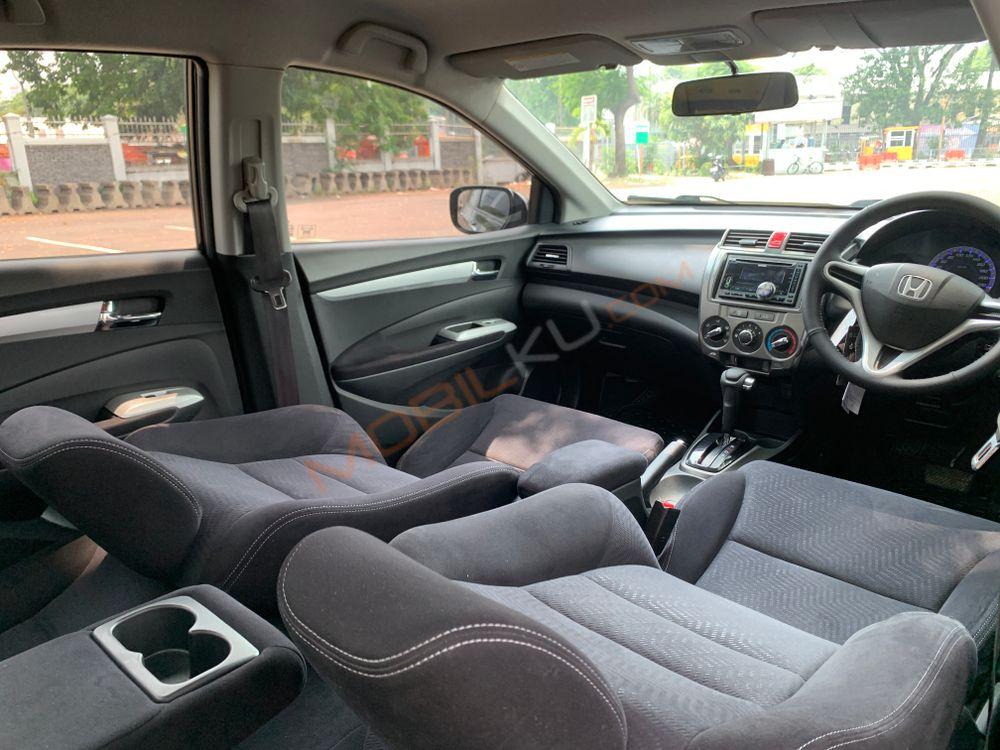 Mobil Honda City Sedan 2012