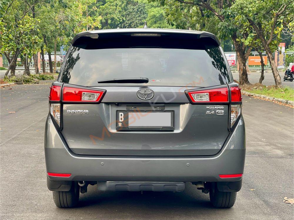 Mobil Toyota Kijang Innova 2022