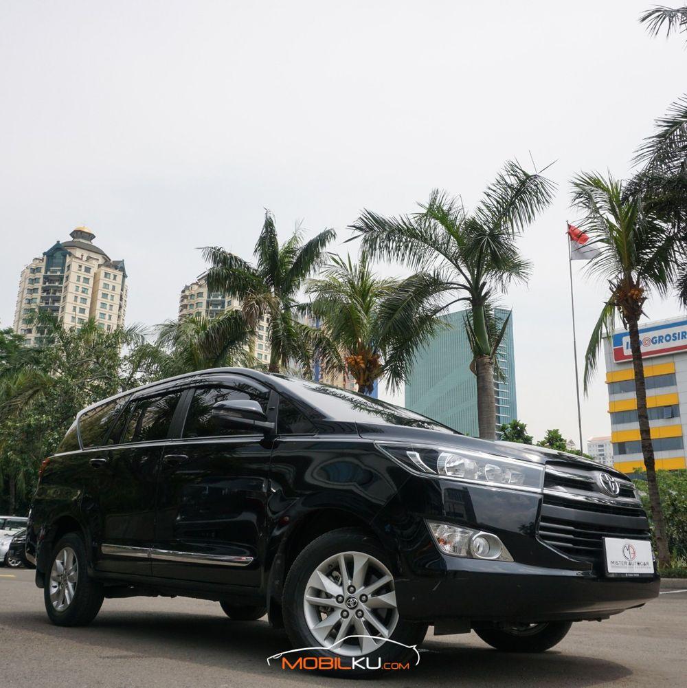 Mobil Toyota Kijang Innova 2019