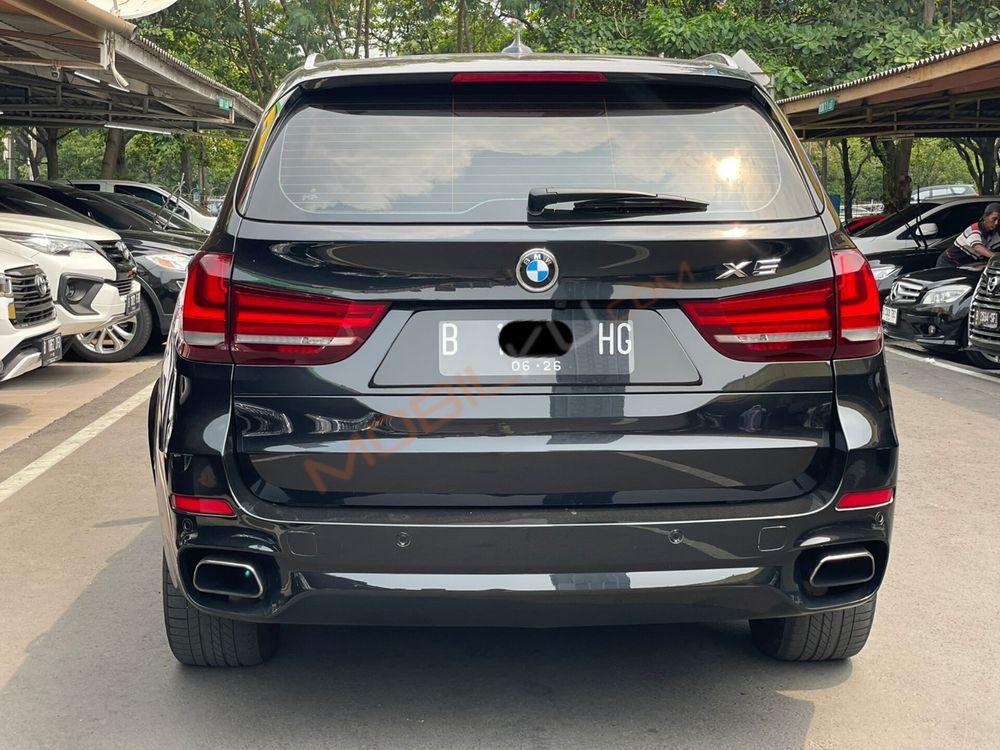 Mobil BMW X5 2015