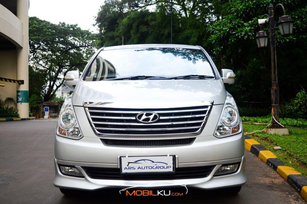 Mobil Hyundai H-1 2012