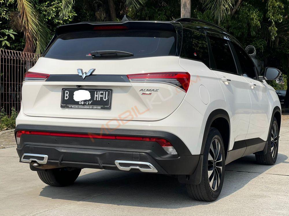 Mobil Wuling Almaz 2022
