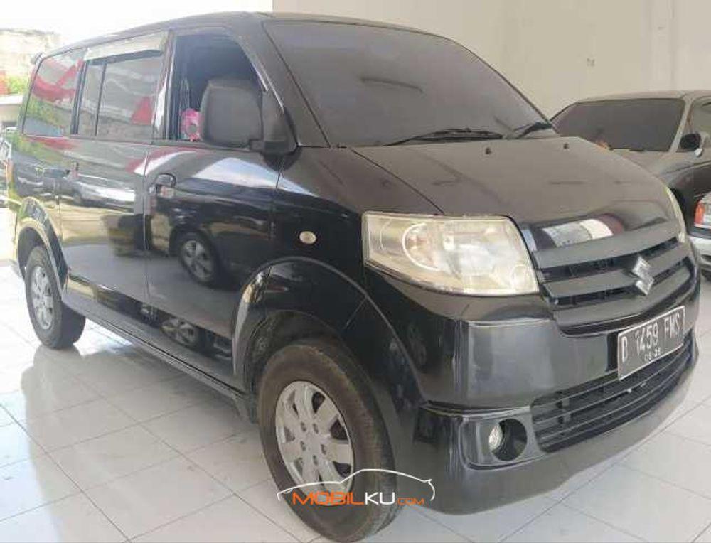 Mobil Suzuki APV 2011