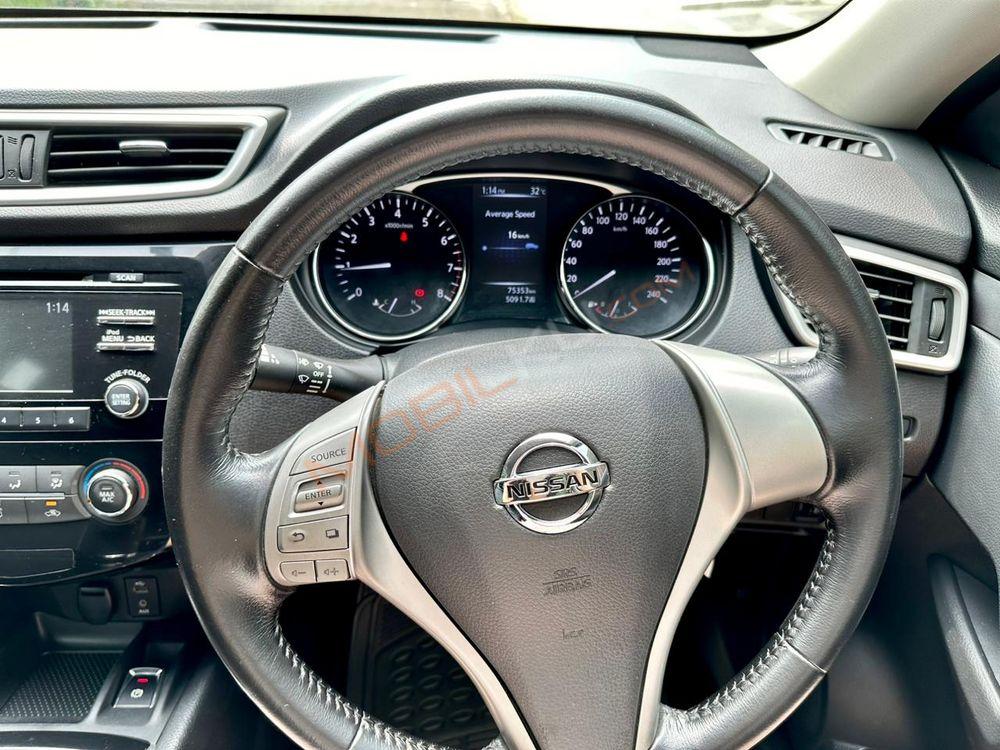 Mobil Nissan X-Trail 2016