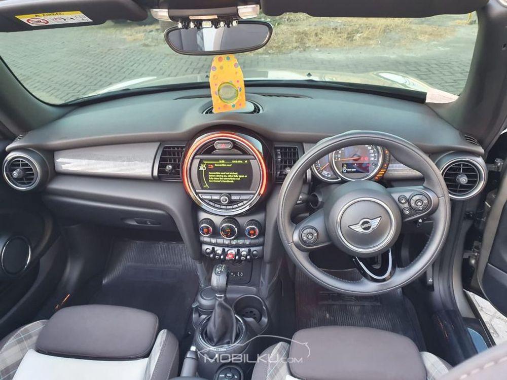 Mobil MINI 5-Door 2016