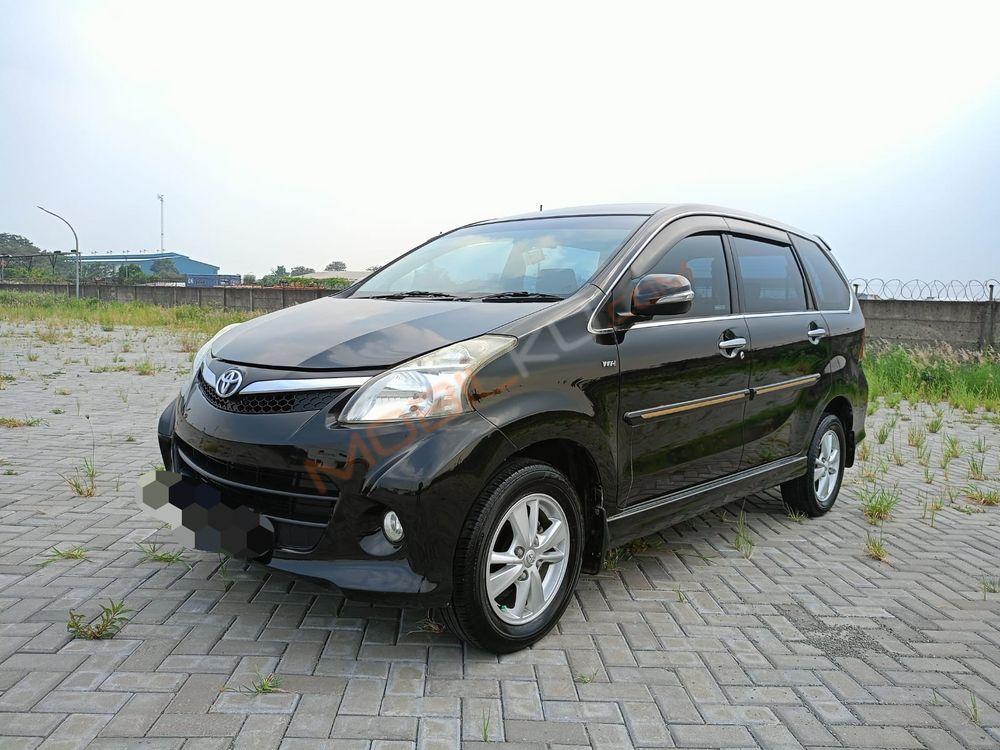 Mobil Toyota Avanza 2015