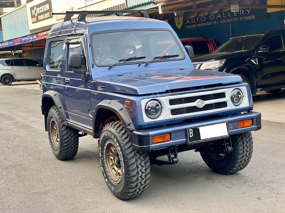 Mobil Suzuki Katana 2005