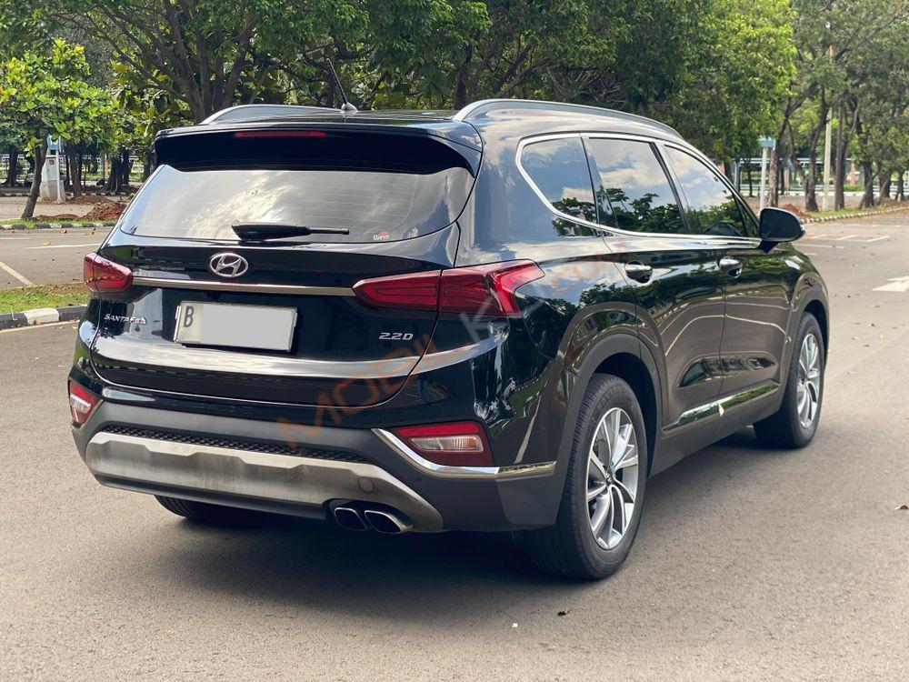 Mobil Hyundai Santa Fe 2018