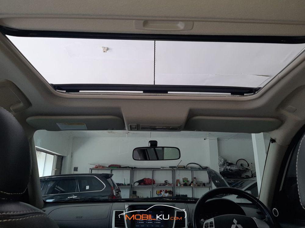 Mobil Mitsubishi Pajero Sport 2013