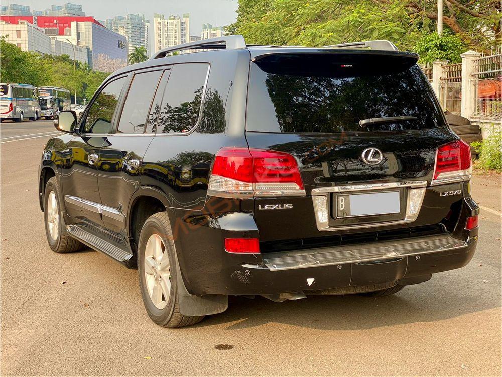 Mobil Lexus LX 2012