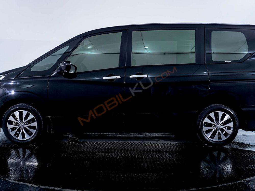 Mobil Nissan Serena 2019