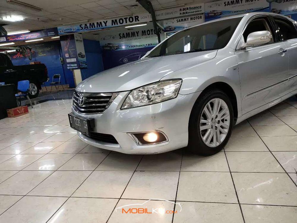 Mobil Toyota Camry 2011