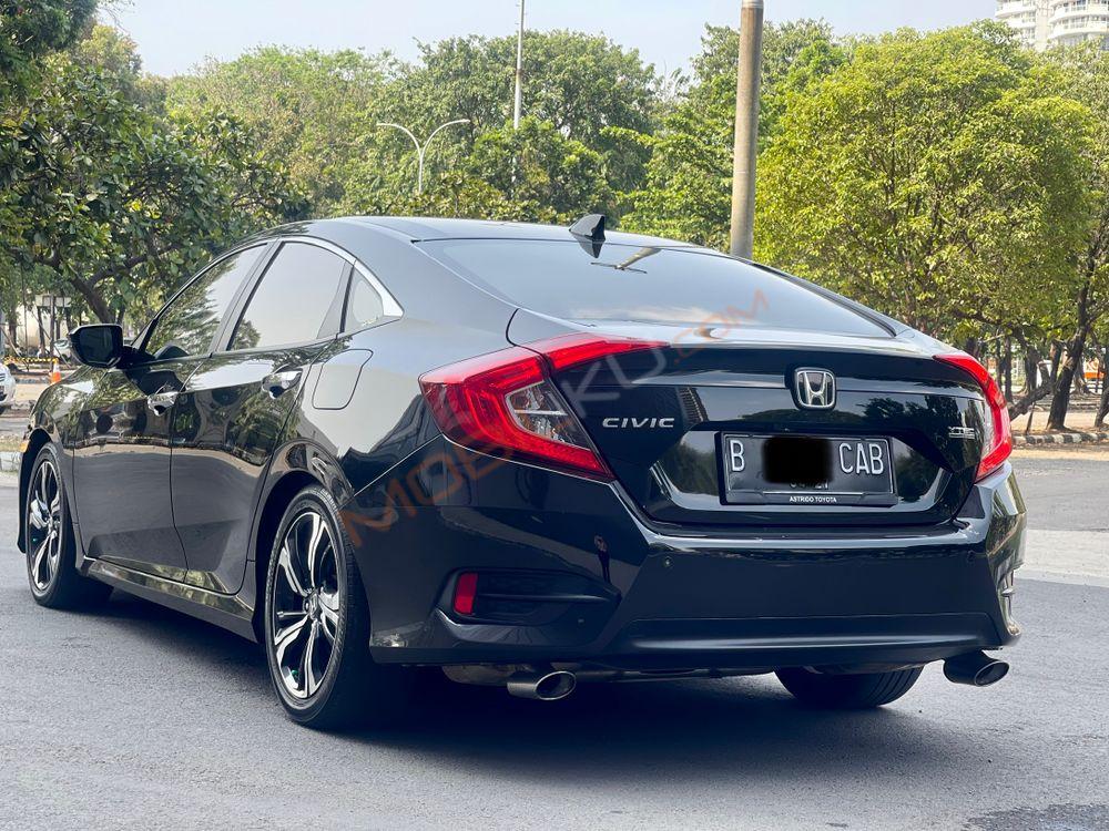 Mobil Honda Civic Sedan 2017