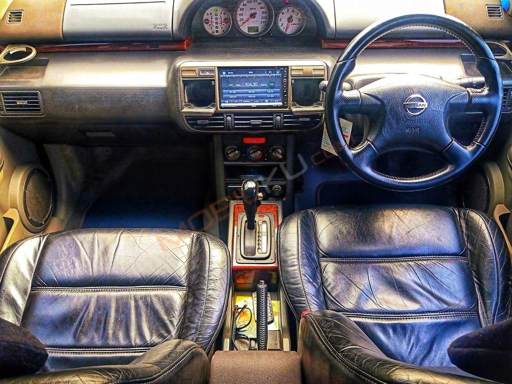 Mobil Nissan X-Trail 2004