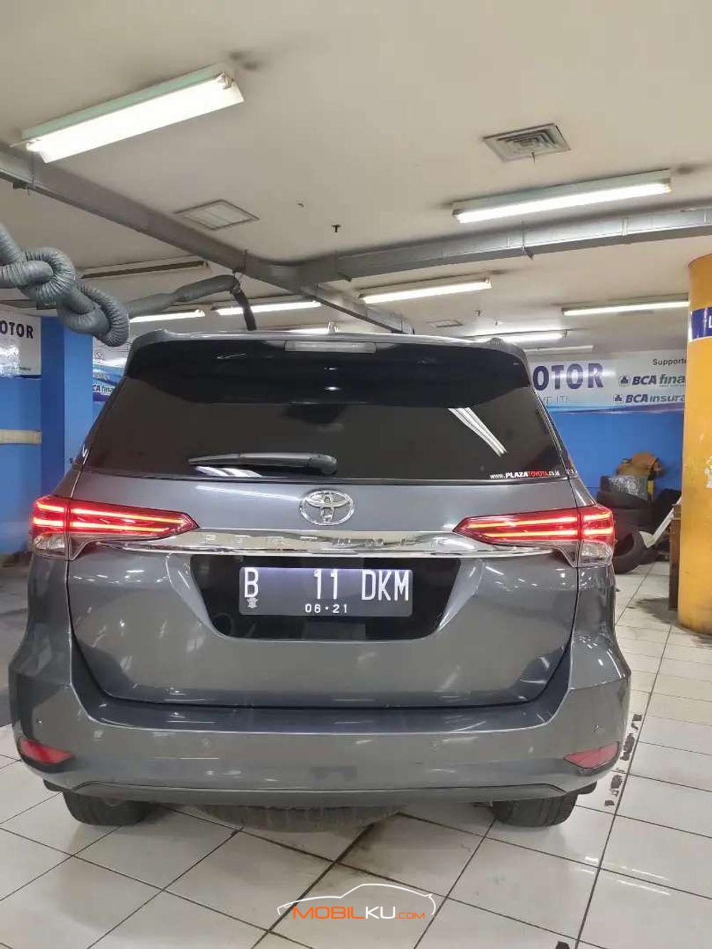 Mobil Toyota Fortuner 2016