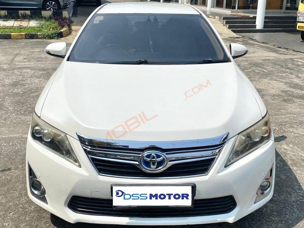 Mobil Toyota Camry 2013