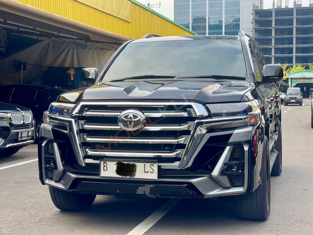 Mobil Toyota Land Cruiser 2008