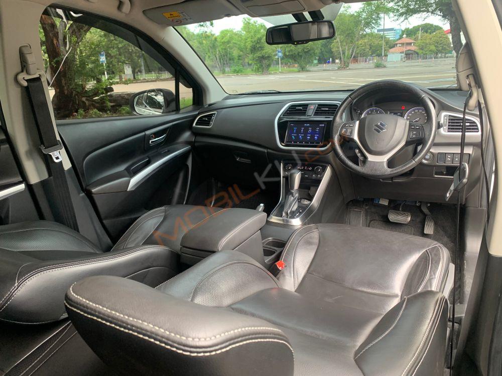 Mobil Suzuki SX4 2018