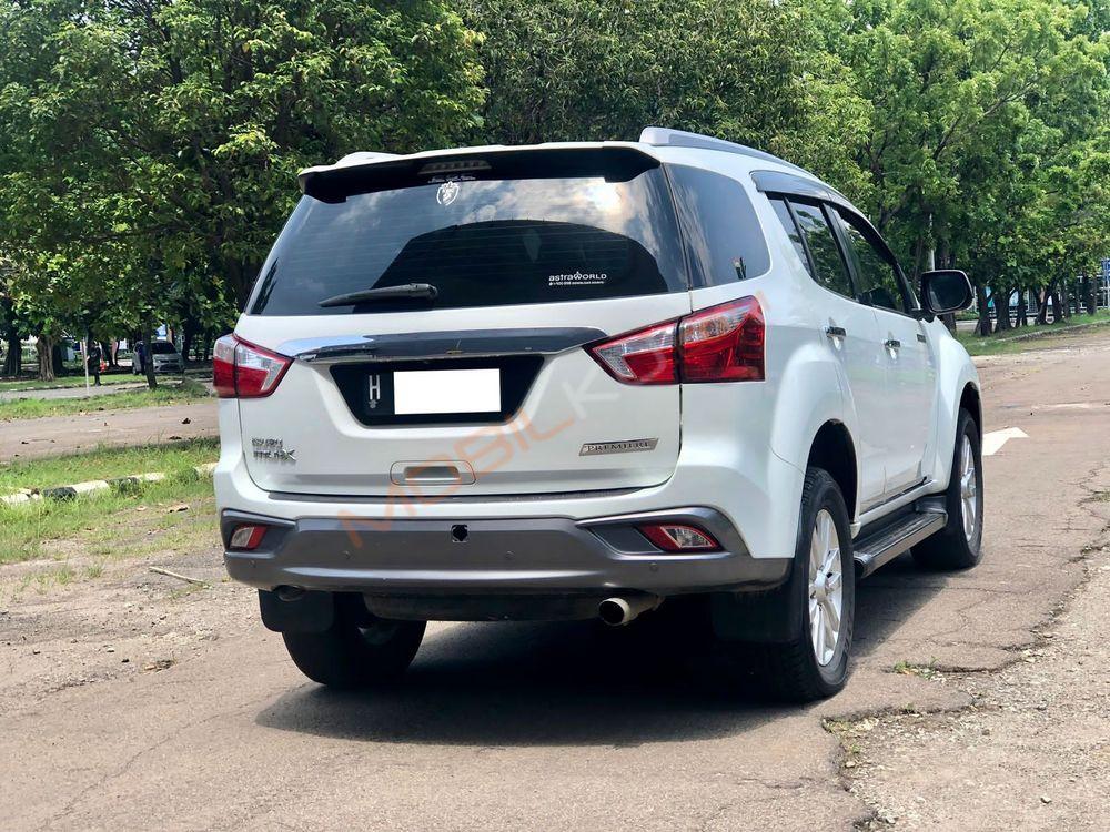 Mobil Isuzu MU-X 2017