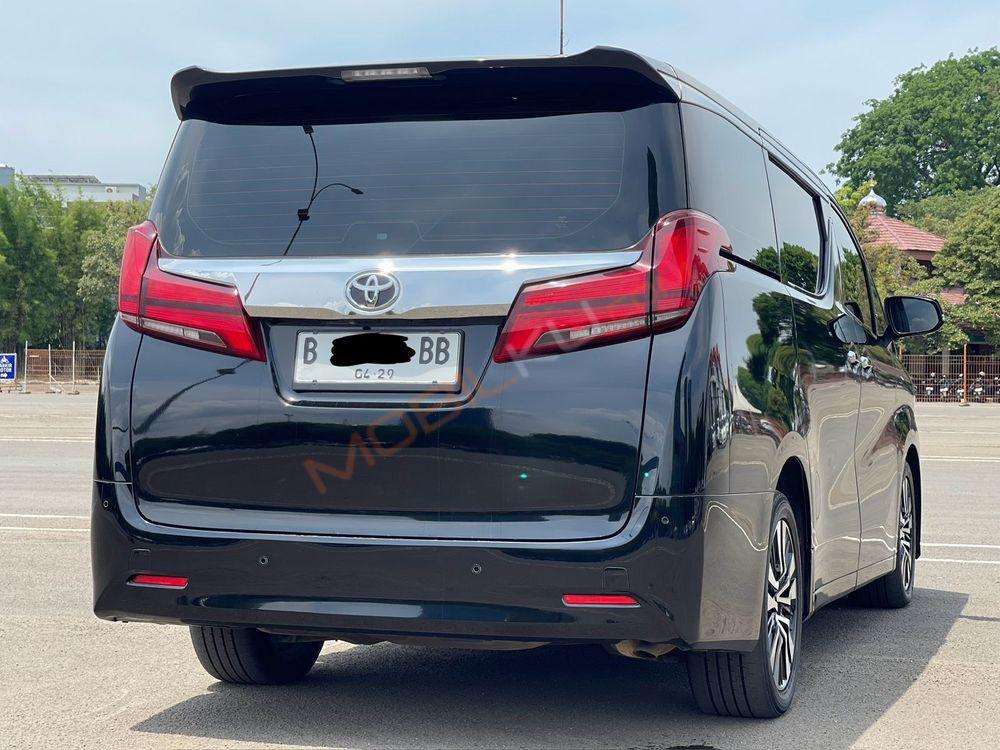 Mobil Toyota Alphard 2020