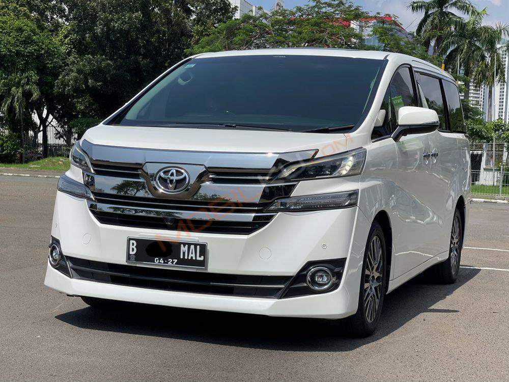 Mobil Toyota Vellfire 2017
