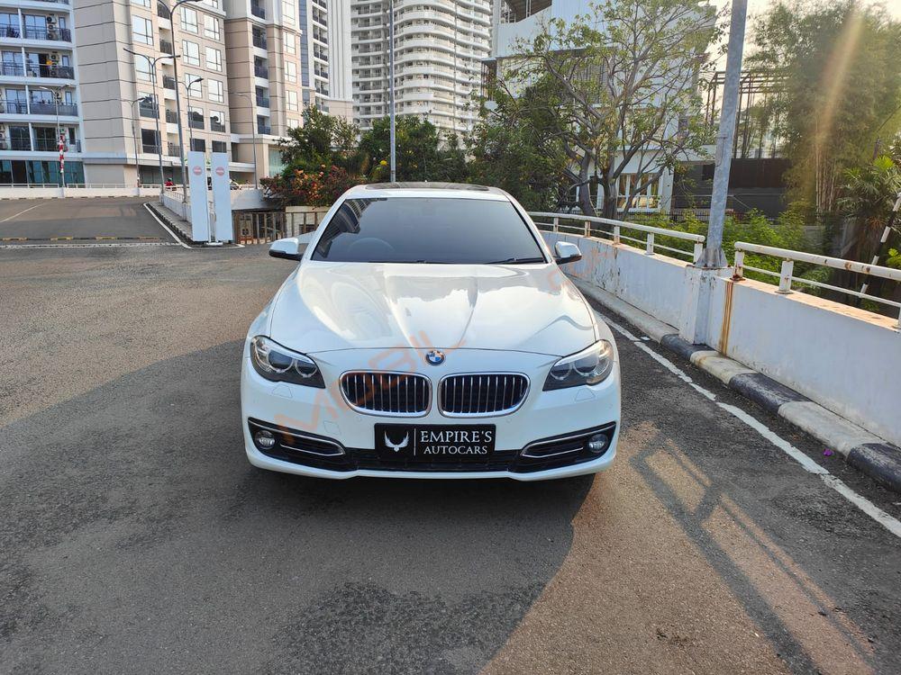 Mobil BMW 5 Series 2015