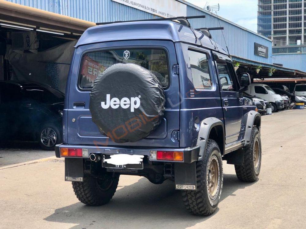 Mobil Suzuki Katana 2005