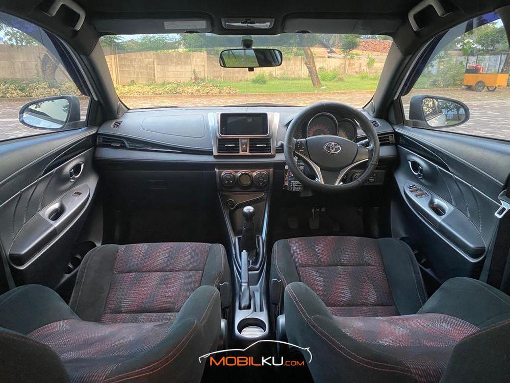 Mobil Toyota Yaris 2015