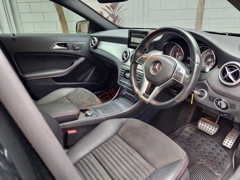 Mobil Mercedes-Benz GLA 2014