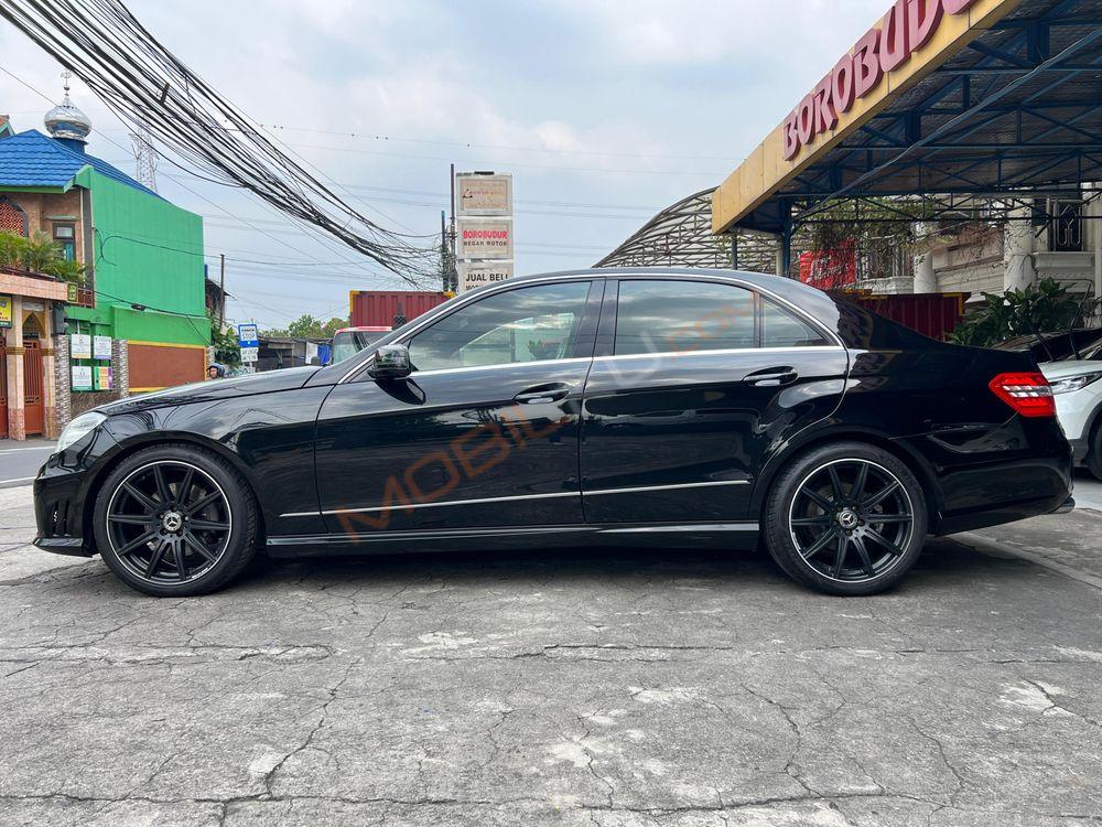 Mobil Mercedes-Benz E-Class 2010