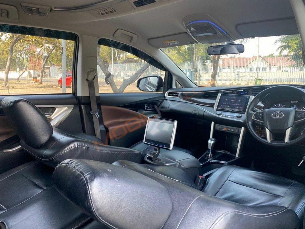 Mobil Toyota Kijang Innova 2021