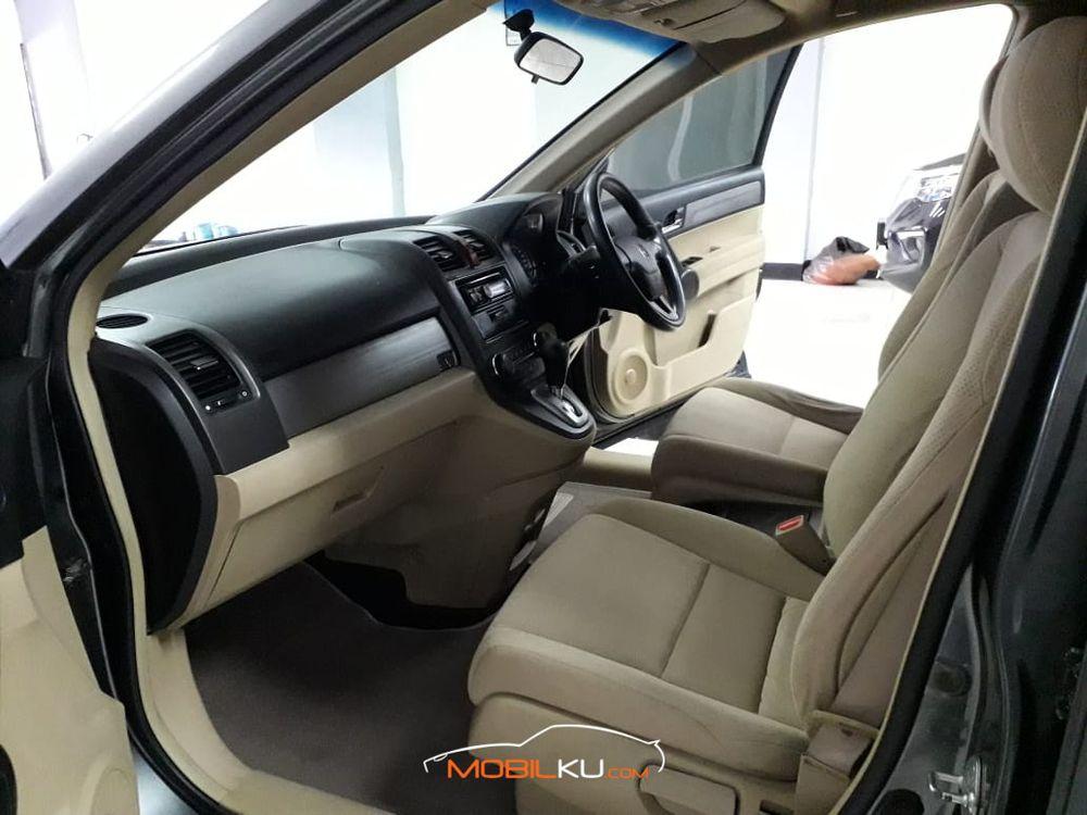 Mobil Honda CR-V 2011
