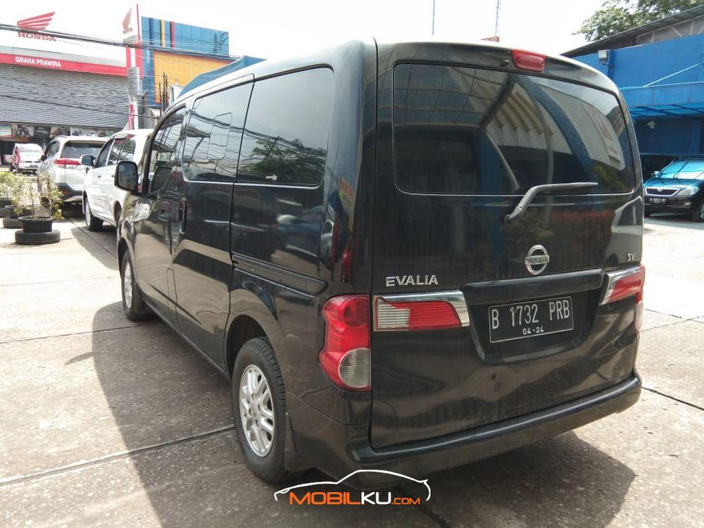 Mobil Nissan Evalia 2014