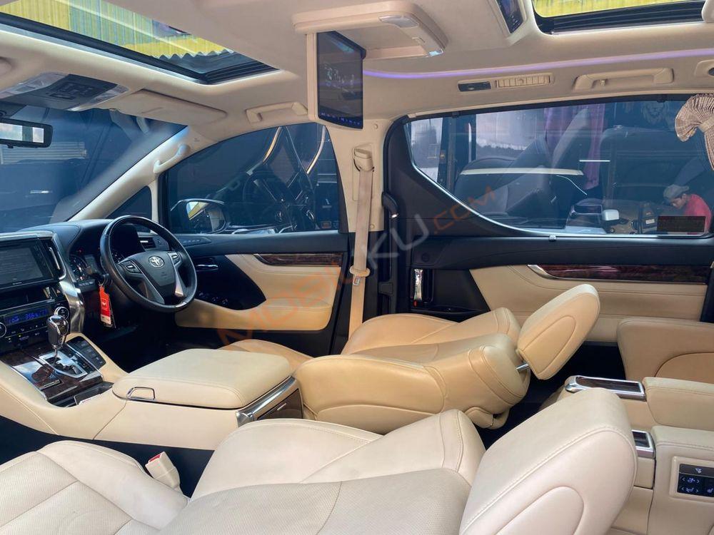 Mobil Toyota Alphard 2019