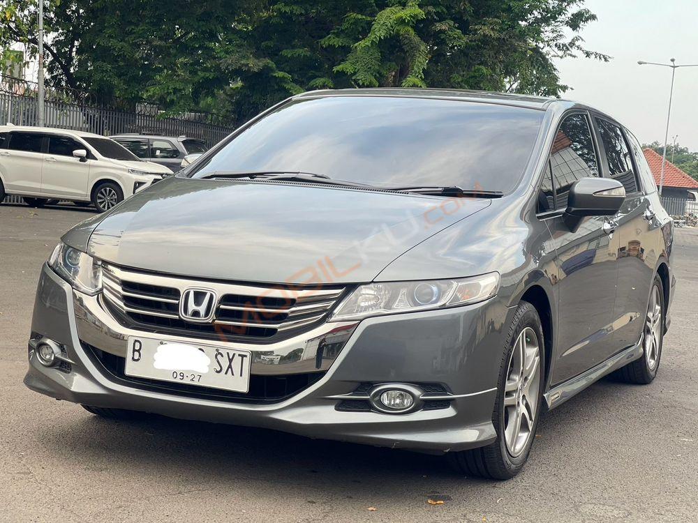 Mobil Honda Odyssey 2014