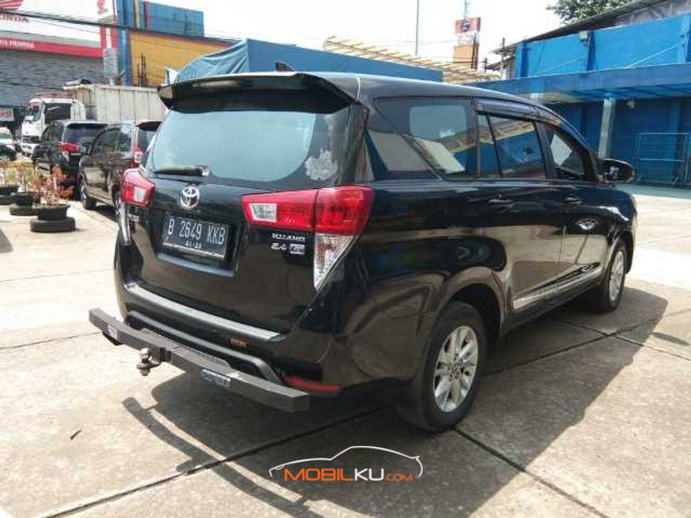 Mobil Toyota Kijang Innova 2017