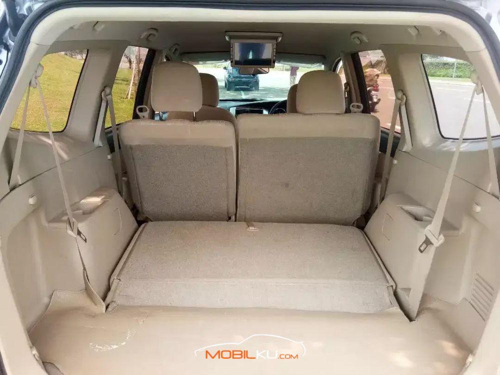 Mobil Nissan Grand Livina 2014