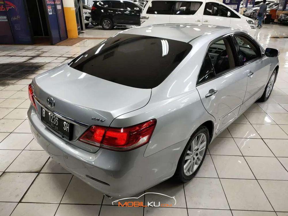 Mobil Toyota Camry 2011