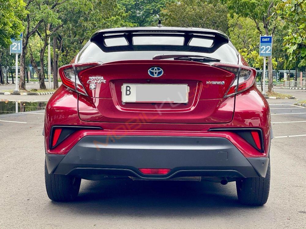 Mobil Toyota C-HR 2021