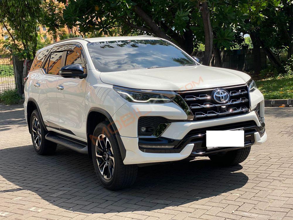 Mobil Toyota Fortuner 2022