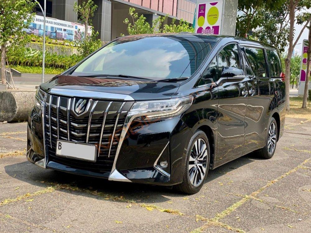 Mobil Toyota Alphard 2018