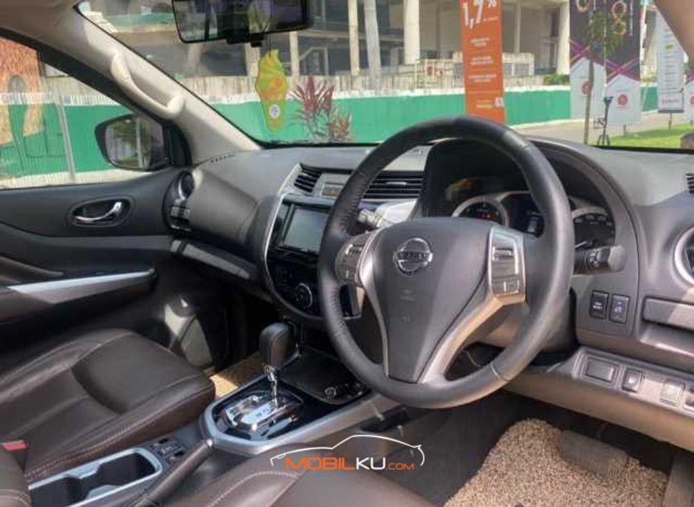 Mobil Nissan Terra 2018