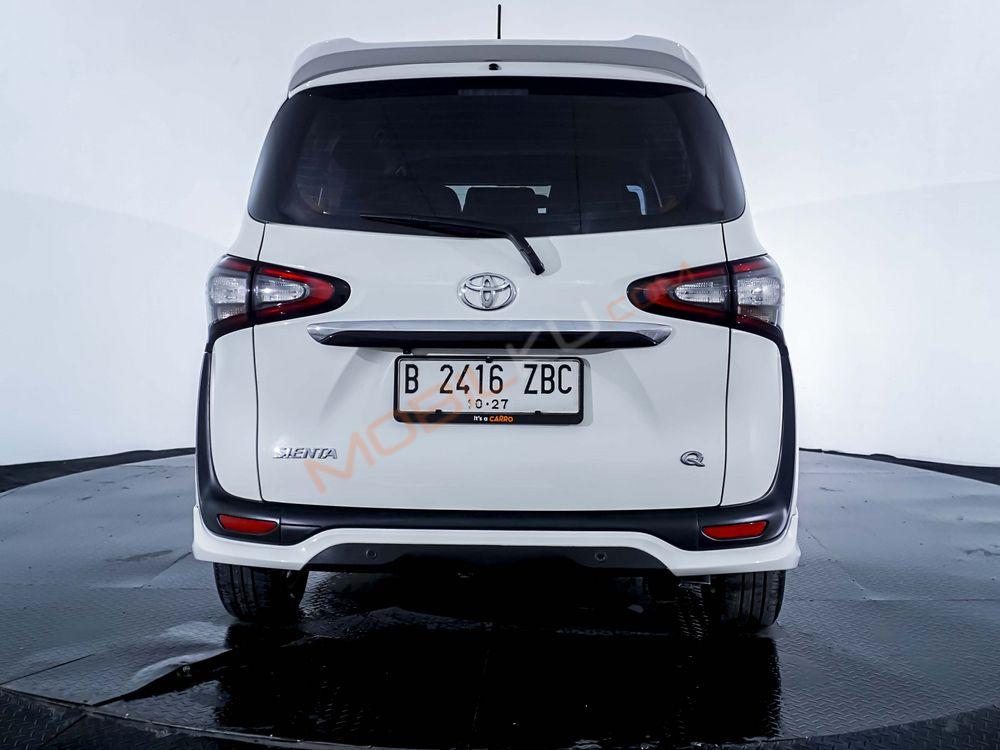 Mobil Toyota Sienta 2018