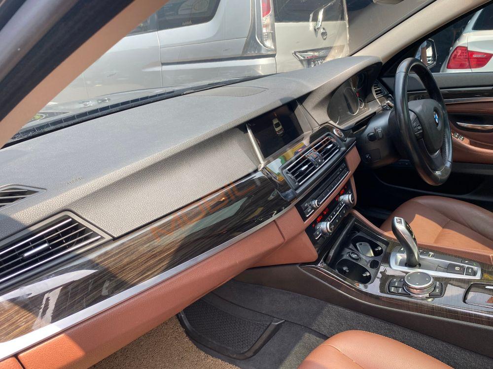 Mobil BMW 5 Series 2016