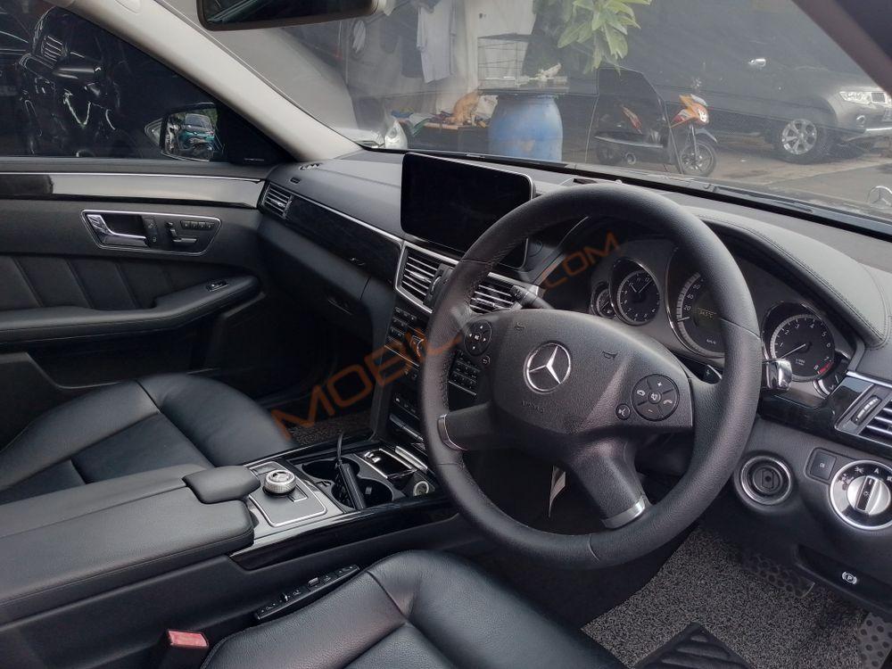 Mobil Mercedes-Benz E-Class 2011