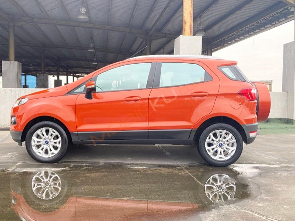 Mobil Ford EcoSport 2014