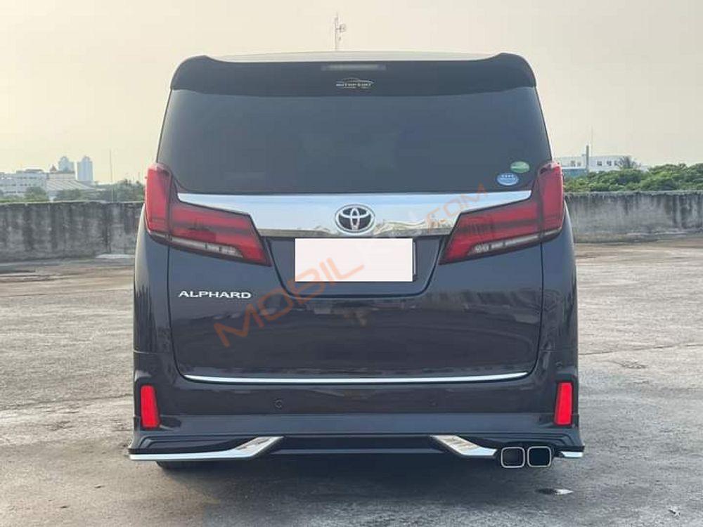 Mobil Toyota Alphard 2016